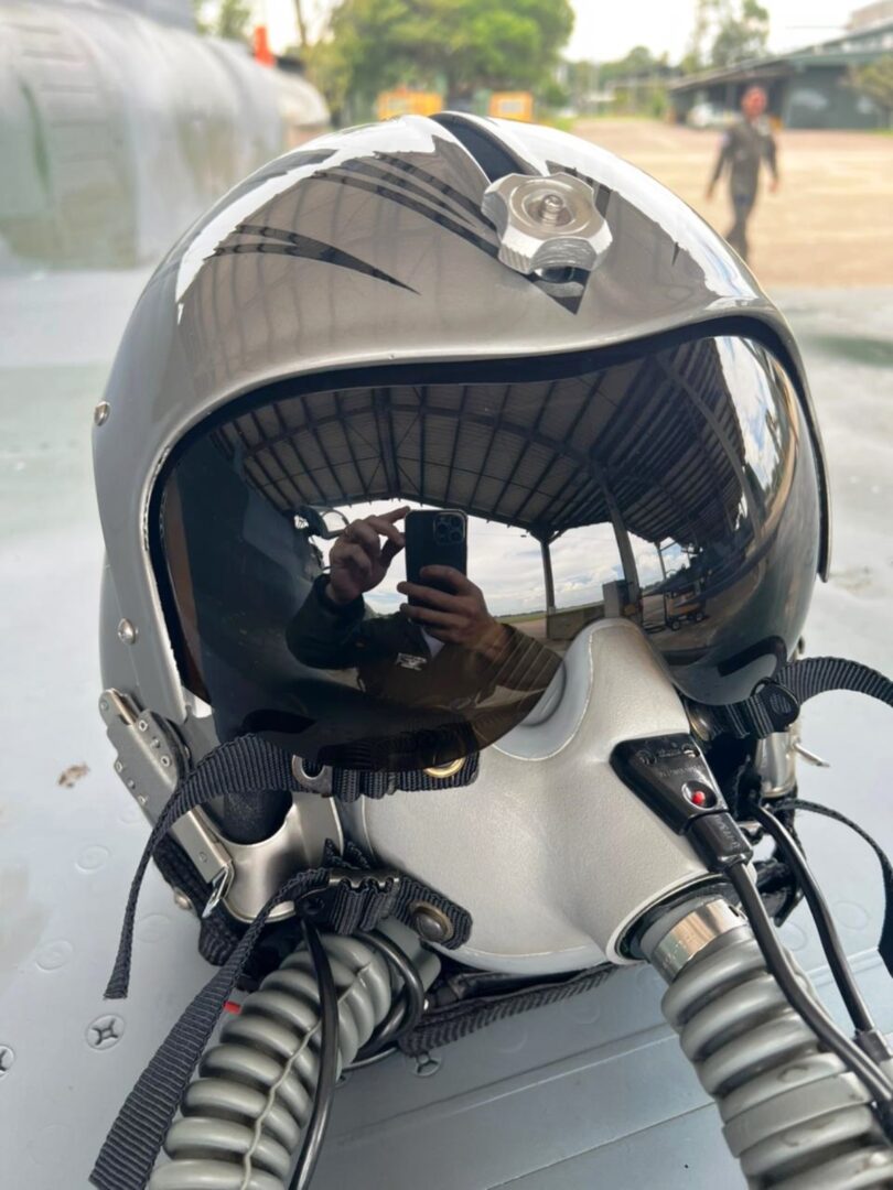 Sorteio-de-um-Capacete-Comemorativo-do-Esquadrao-Pampa_Imagem-Assoc-Pilotos-Caca-Esqu-Pampa-2