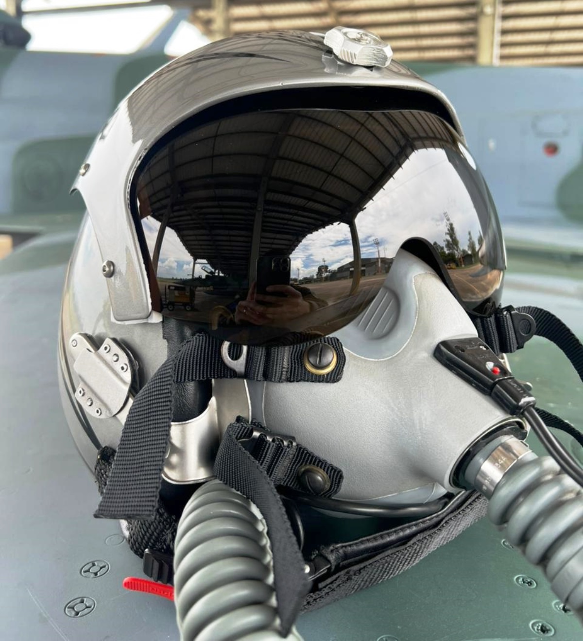 Sorteio-de-um-Capacete-Comemorativo-do-Esquadrao-Pampa_Imagem-Assoc-Pilotos-Caca-Esqu-Pampa