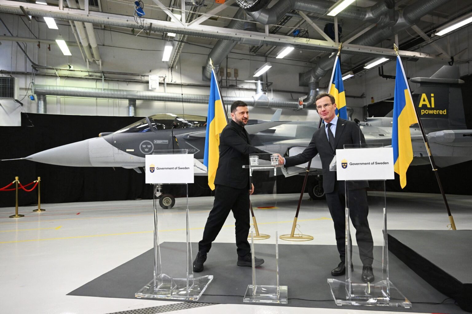 Ucrania-planeja-comprar-150-Gripen-e-100-Rafale_Imagem-SAAB