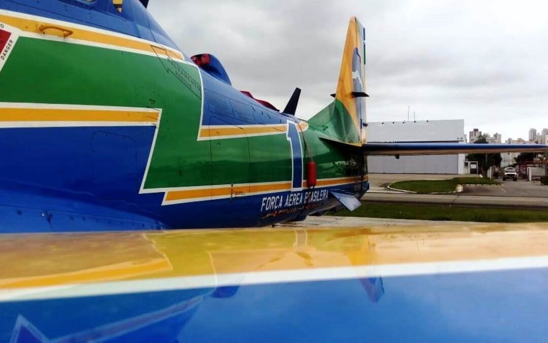 Esquadrilha da Fumaça inicia circuito de 5.200 km com apoio logístico da FAB
