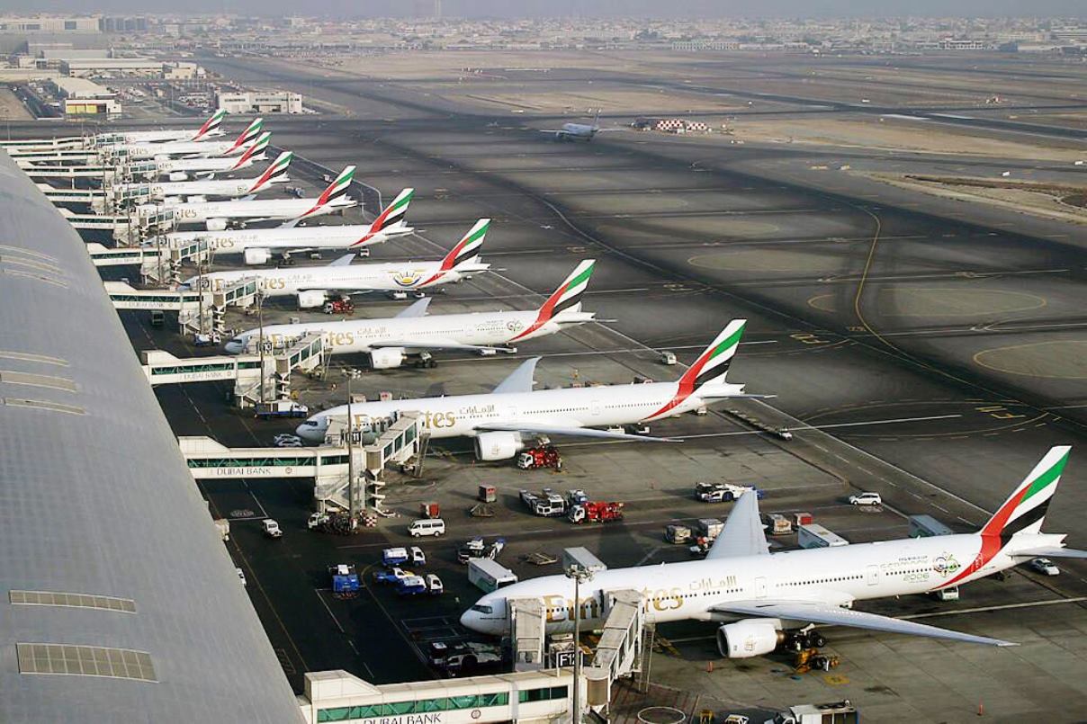Aeroporto-de-DUBAI-com-avioes-parados-pelo-fechamento-do-espaco-aereo_Imagem-Aeroporto-de-Dubai.