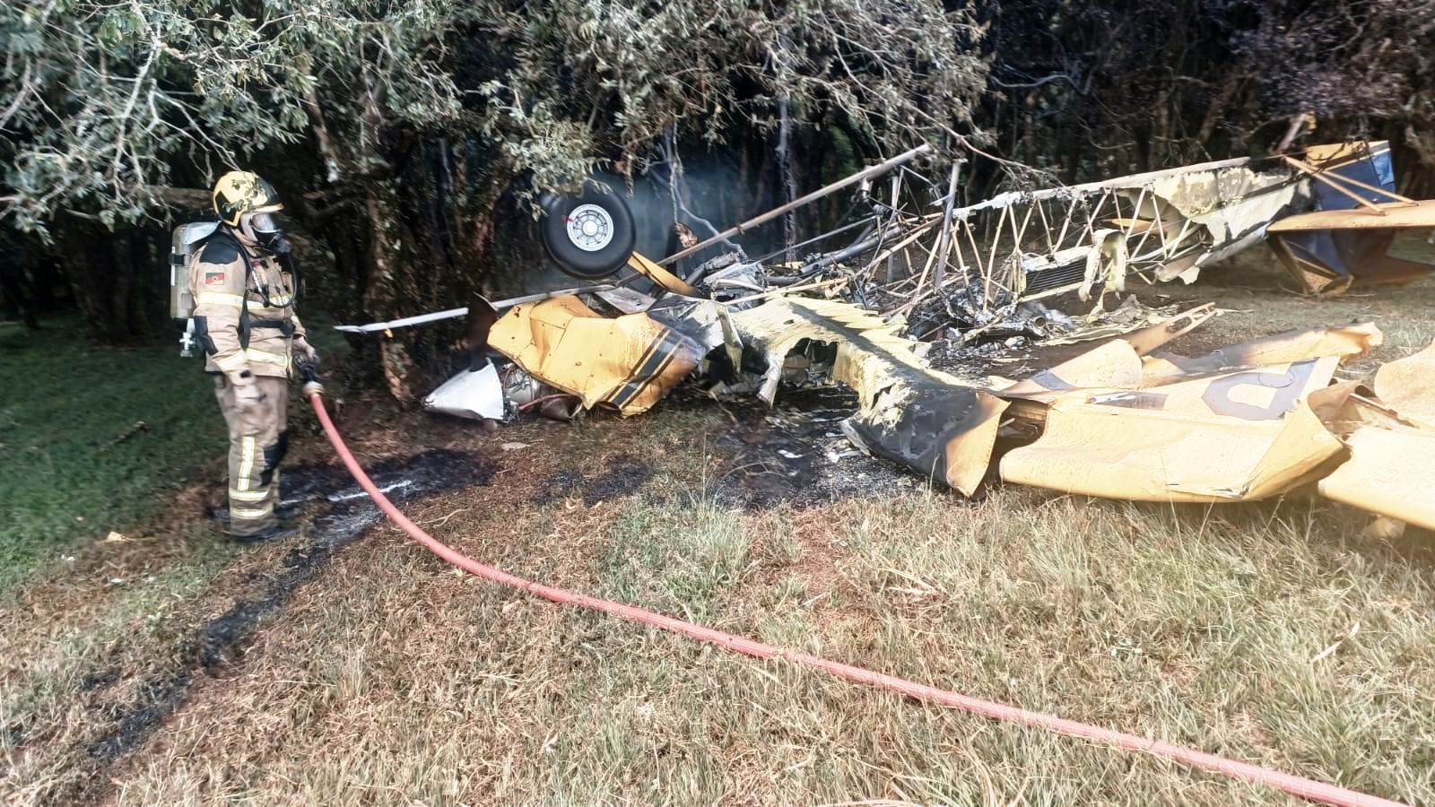 Aviao-Agricola-cai-em-Cruz-Alta-RS.-Piloto-faleceu_Imagem-divulgacao-Bombeiros-RS
