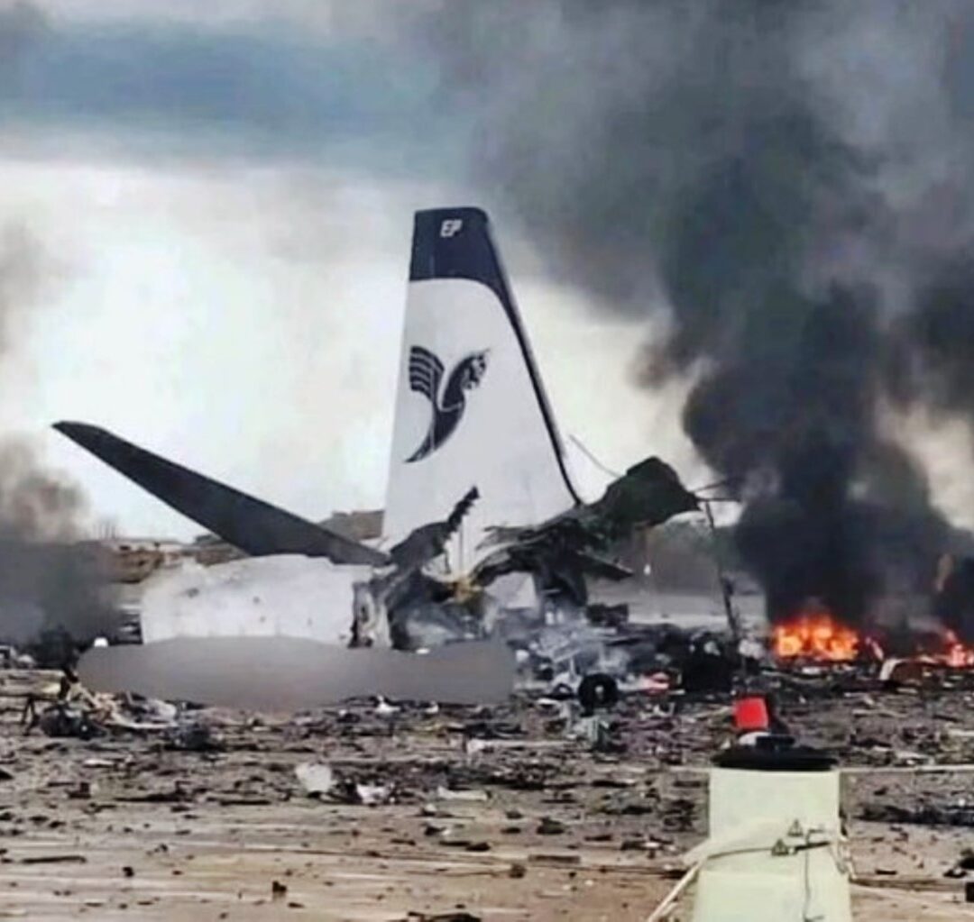 Aeroporto de Teerã atacado: Mehrabad vira alvo em novo dia de ataques e Iran Air perde Airbus A319 em Bushehr