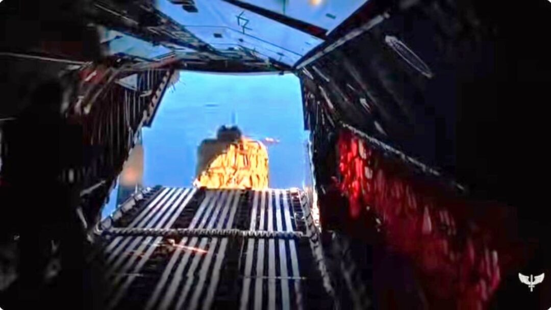 C-105-Amazonas-realiza-lancamento-aereo-inedito-na-Antartica_Imagem-FAB