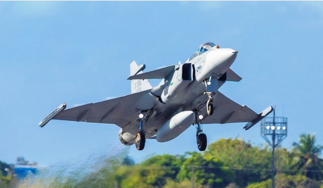 Caca-Gripen-F-39-FAB_Imagem-Sgt-Muller-Marin-FAB-1