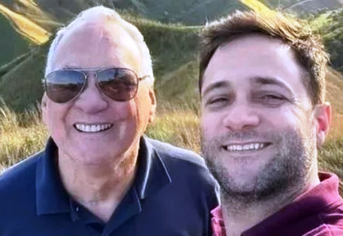 Cmte-Everaldo-Pereira-da-Costa-Filho-e-o-filho-Valentim-Costa-falecidos-nesse-acidente-aereo_Imagem-redes-sociais