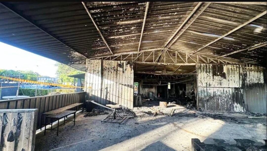 Instalacoes-destruidas-por-incendio-na-escola-de-paraquedismo-wow_Imagem-wow.