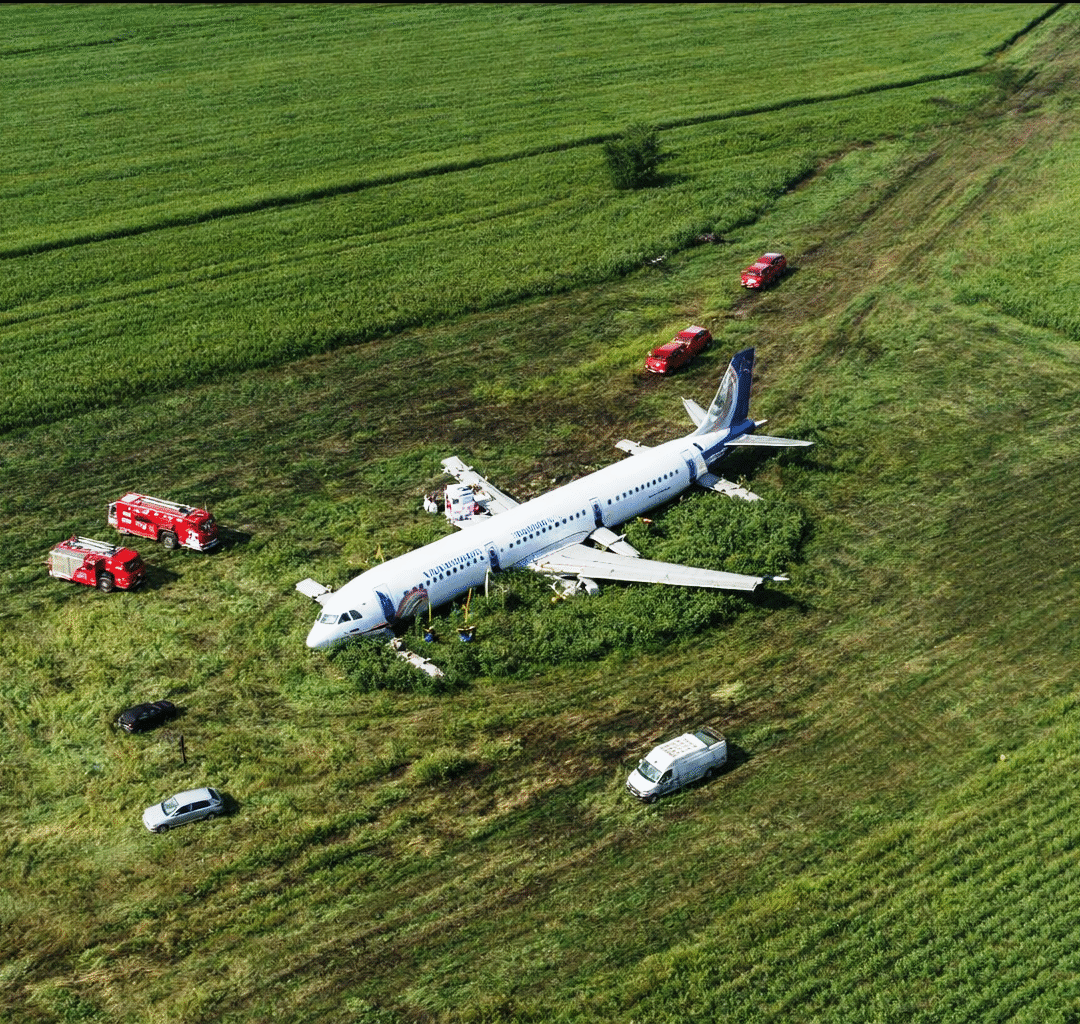 Herói em 2023, réu em 2026: comandante do A320 da Ural vira alvo de ação milionária
