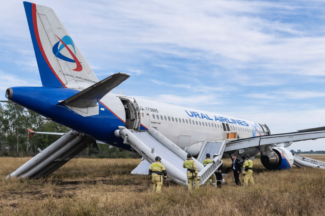 Piloto que salvou 167 pessoas em pouso no trigo agora é cobrado pela Ural Airlines_Imagem redes sociais
