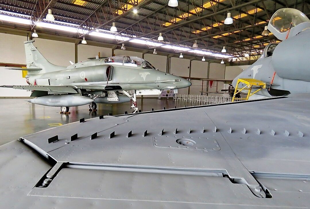 Aviação naval de asas fixas da Marinha do Brasil está encolhendo? Dados públicos levantam alerta