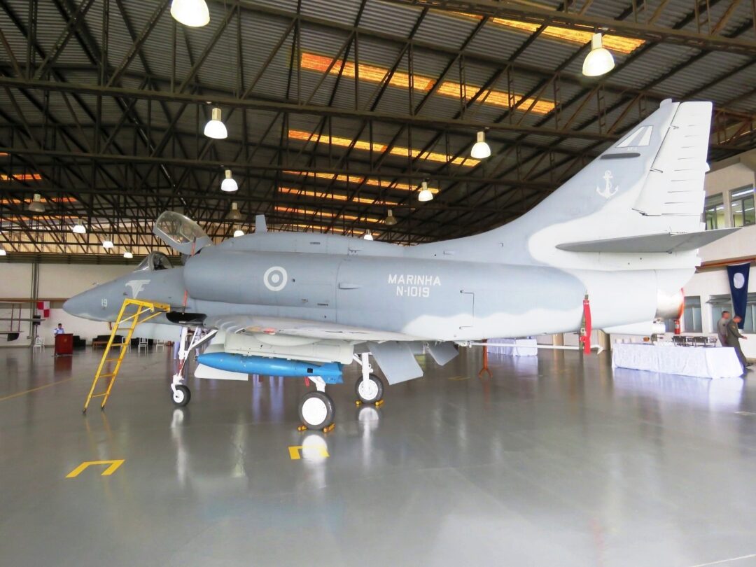 Caca-A-4-da-Marinha-do-Brasil_Imagem-Marcelo-Lobo-site-Aviacao-em-Floripa