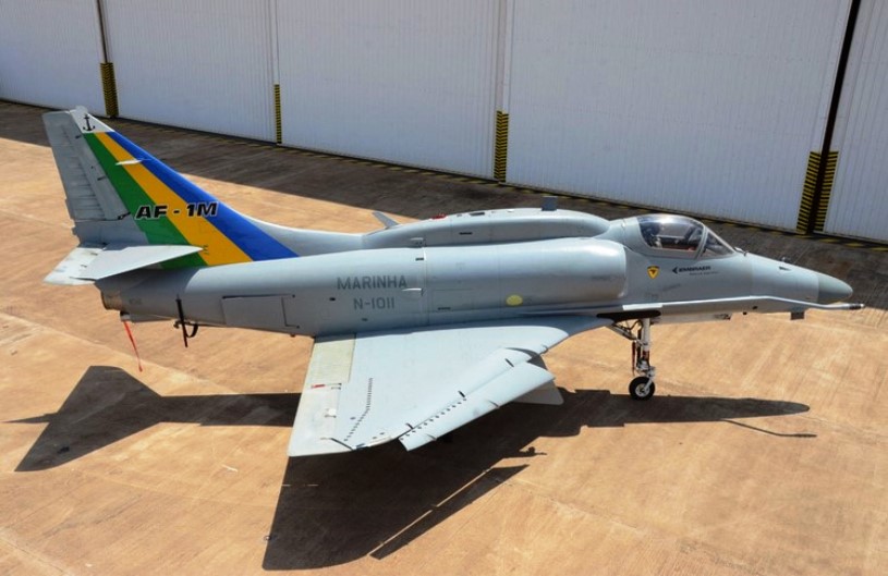 Caca-A-4-da-Marinha-do-Brasil_Imagem-Marcelo-Lobo-site-Aviacao-em-Floripa-2