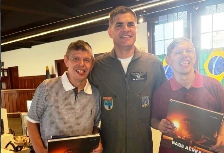 Gemeos-Membros-Honorarios-da-FAB-visitam-a-Base-Aerea-de-Sao-Paulo_Imagem-Lucigmaia1