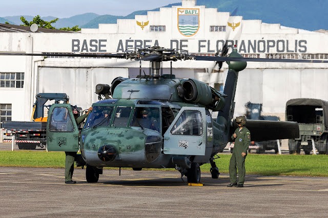 Helicoptero-H-60L-Black-Hawk-5o-8o-GAv-em-BAFL_Imagem-Angelo-dos-Santo-Melo.