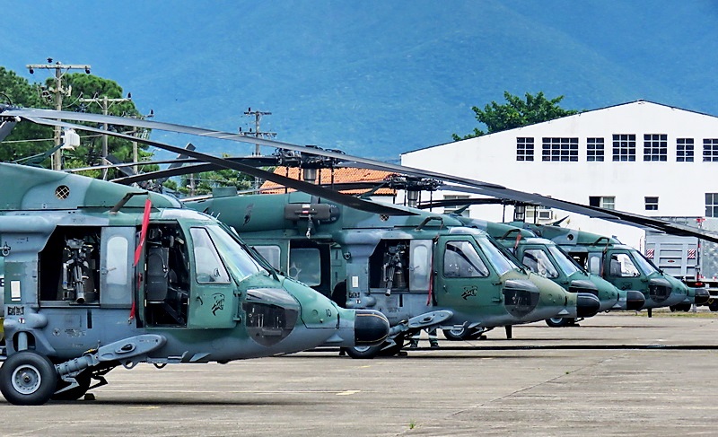 Helicoptero-H-60L-Black-Hawk-5o-8o-GAv-em-BAFL_Imagem-Marcelo-Lobo-da-Silva-1