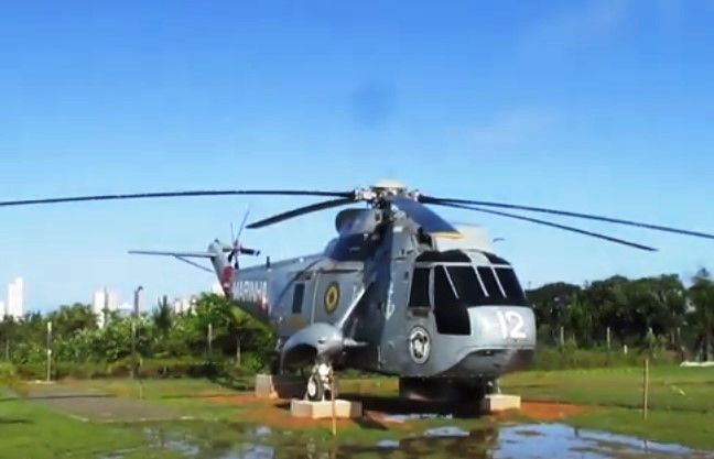 Helicoptero-da-Marinha-SH-3-N-3012-em-exposicao-UNIVALI_Imagem-Redes-Sociais-1