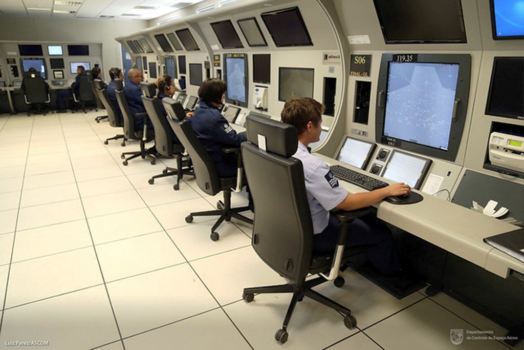 Sala-de-Controle-de-Trafego-Aereo_Imagem-DECEA
