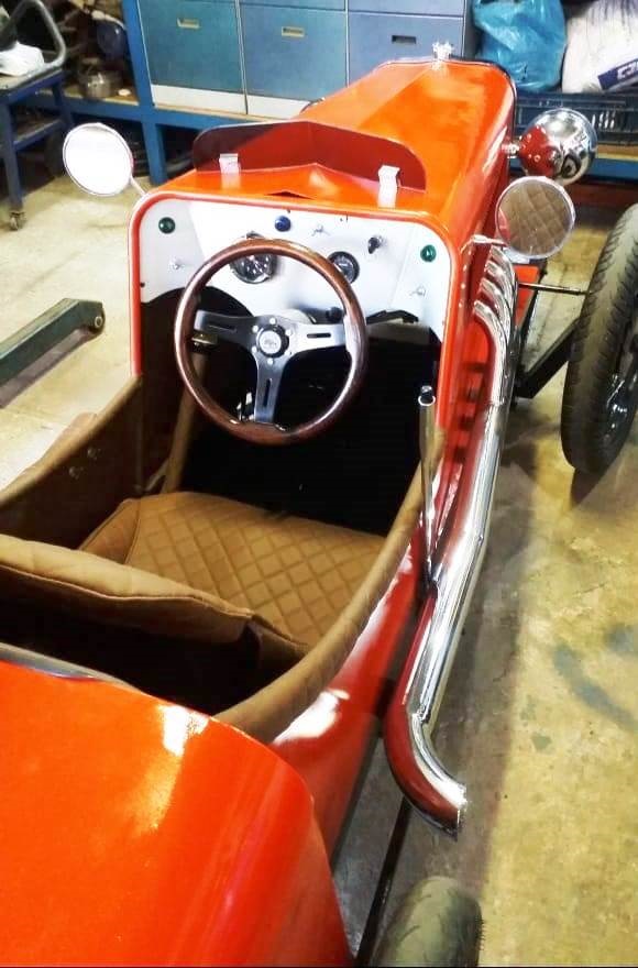 Veiculo-Artesanal-Motorizado-estilo-carro-de-corrida-dos-anos-60_Imagem-AeroJota-3