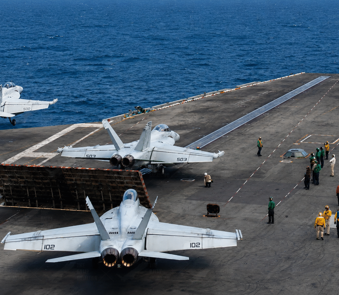 Caça F/A-18 dos EUA dispara contra petroleiro iraniano durante tensão no Estreito de Ormuz
