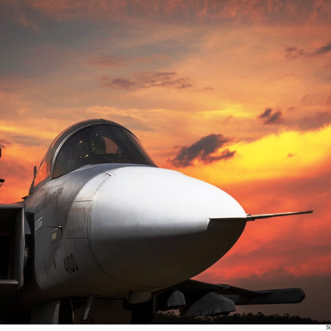 Gripen brasileiro vai estrear em exercício internacional com presença do F-35 americano