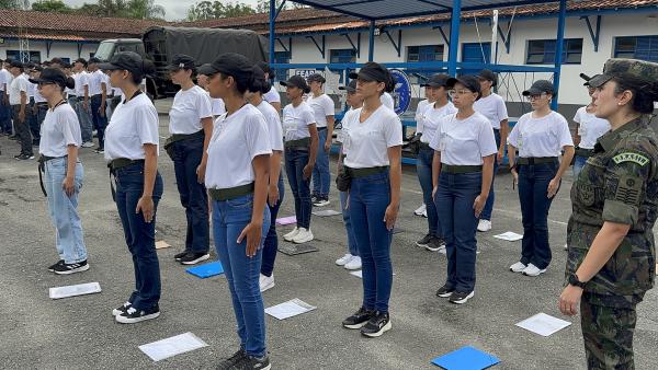 Primeiras-Soldados-Femininas-da-FAB-incorporadas-na-BASP_Imagem-CECOMSAER-1.