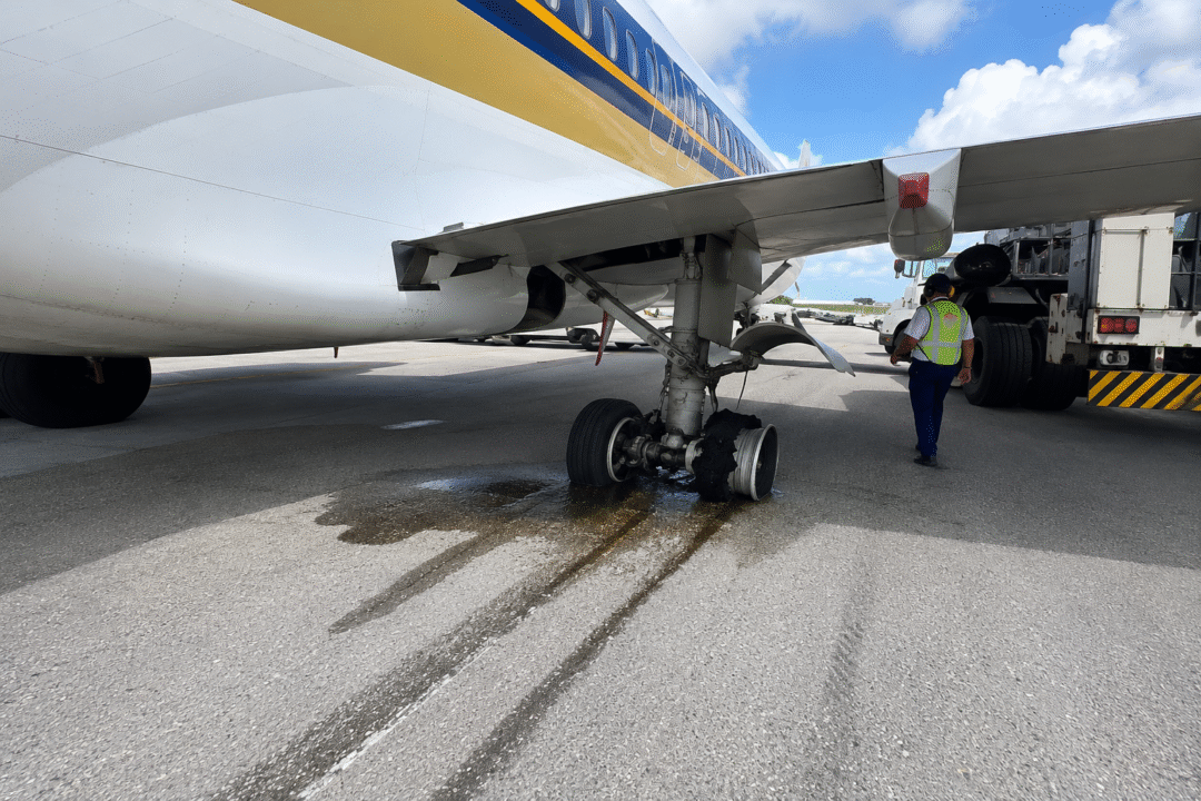 Boeing 737 MAX 8 da Singapore Airlines durante pouso em Kuala Lumpur_Imagem WEB 1