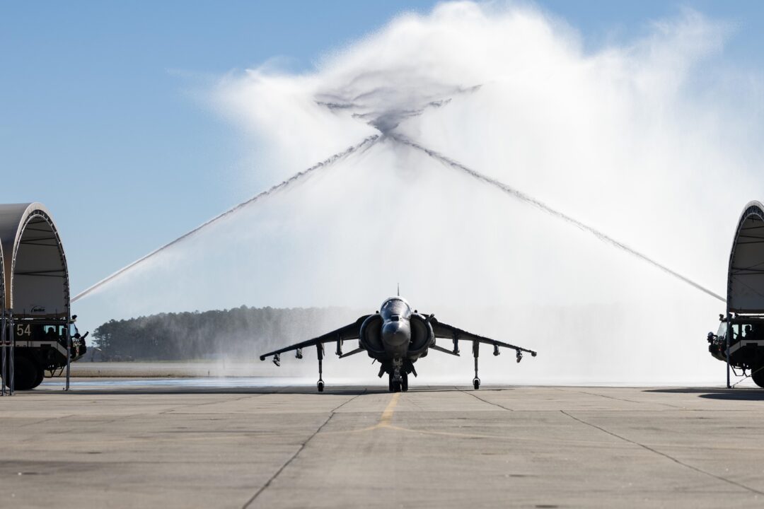 Despedida do Harrier dos Fuzileiros Navais dos EUA_Imagem USMC 1