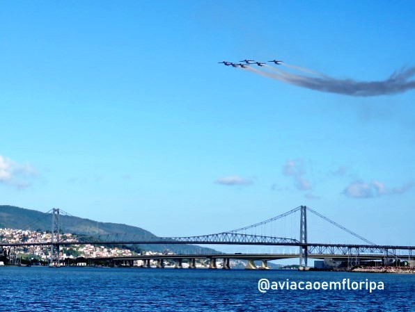 Esquadrilha-da-Fumaca-em-Florianopolis_-Imagem-Aviacao-em-Floripa