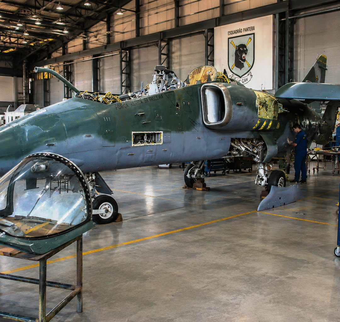 Corte de R$ 4,3 bilhões na Defesa pode afetar Gripen, KC-390 e programas da FAB