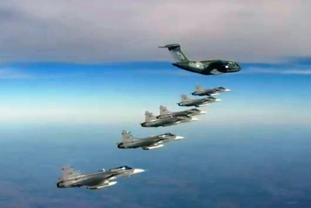 FAB-envia-7-F-39E-Gripen-e-2-KC-390-Millennium-para-Operacao-SALITRE-no-Chile_Imagem-1oGDA-FAB