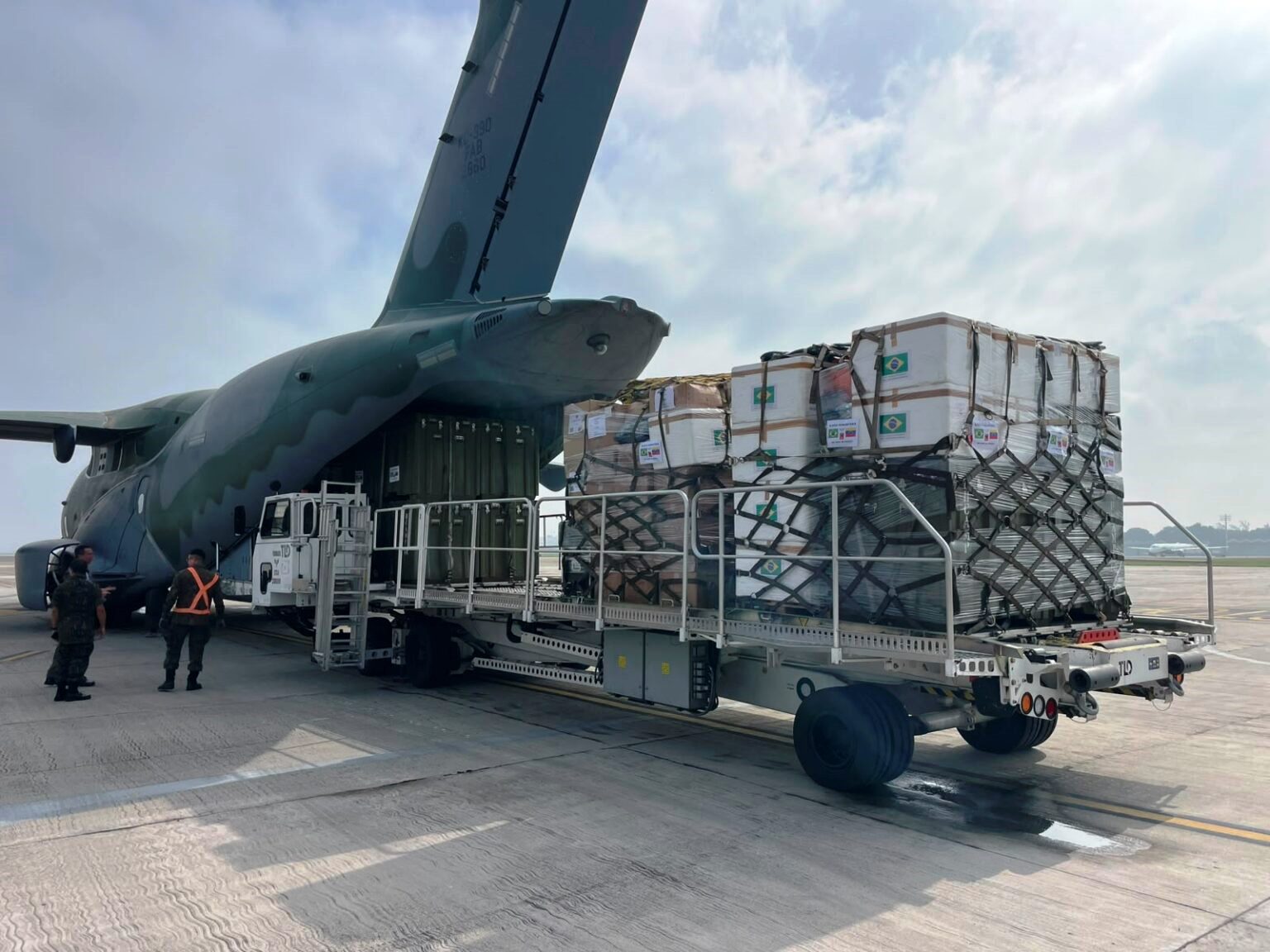 FAB-envia-o-quarto-KC-390-com-ajuda-para-a-Venezuela_Imagem-FAB