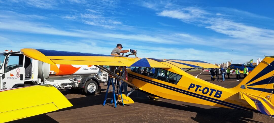 Gran-Petro-Aviation-doa-mil-litros-de-combustivel-de-aviao-para-os-Aeroclubes-participaram-do-Arraia-Aereo-2026_Imagem-Gran-Petro-Aviation-2