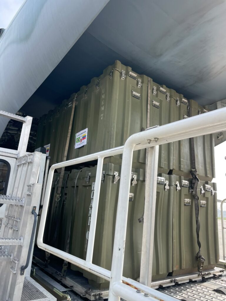KC-390-da-FAB-leva-ajuda-humanitaria-para-Venezuela-apos-terremotos_Imagem-BASP-2