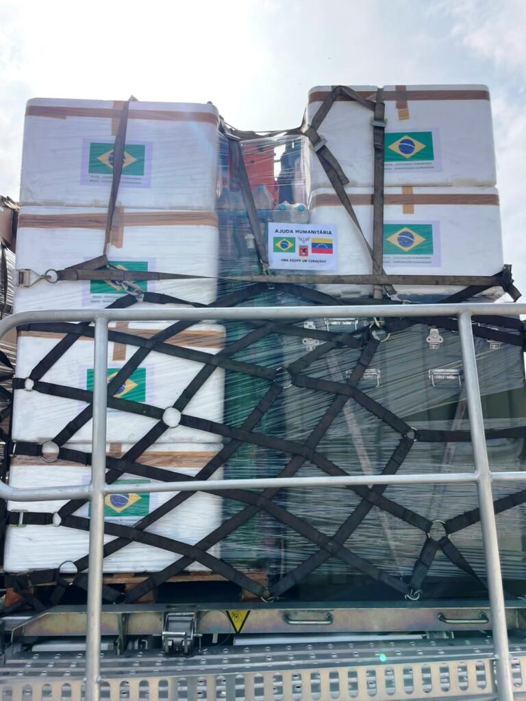 KC-390-da-FAB-leva-ajuda-humanitaria-para-Venezuela-apos-terremotos_Imagem-FAB