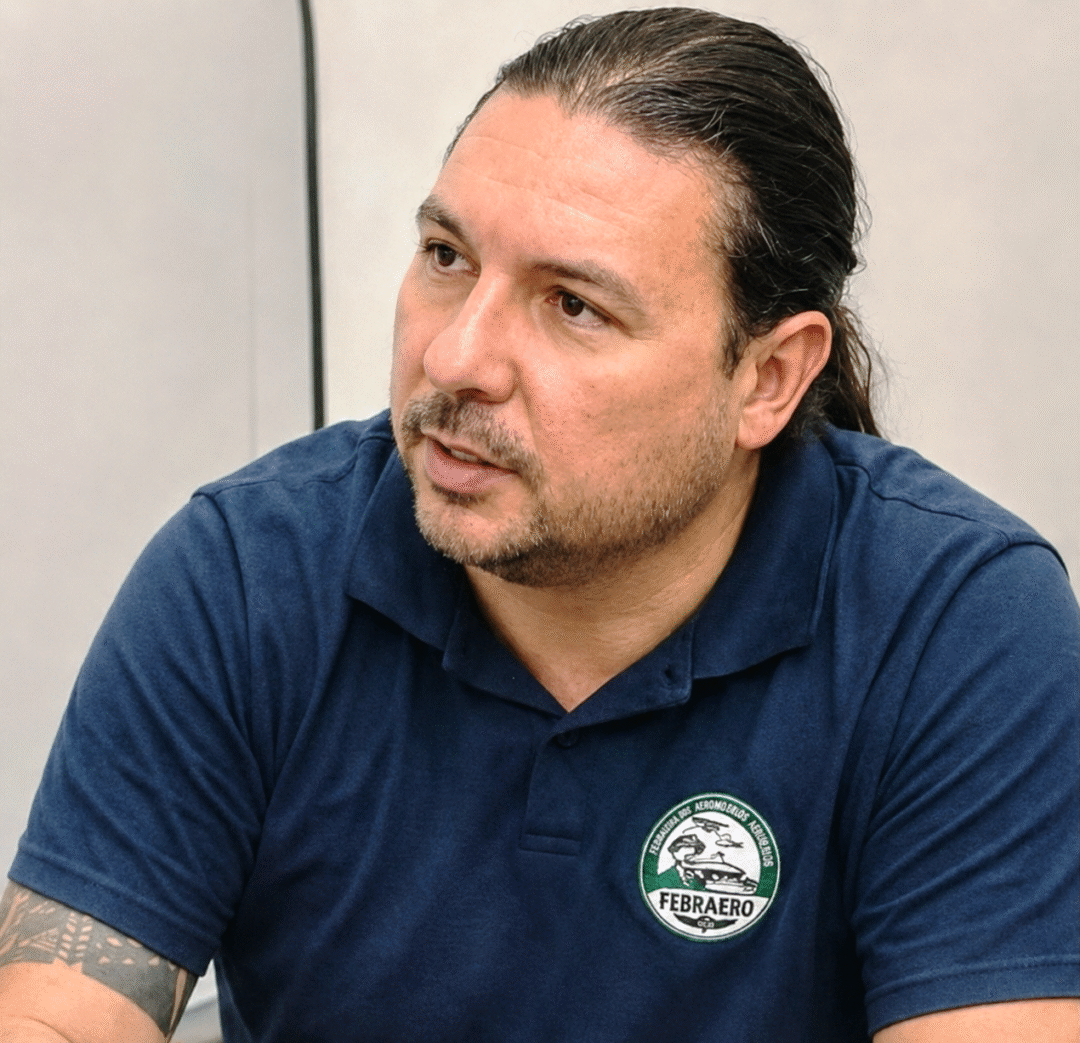 Piloto Jolando Gatto Presidente da FEBRAERO com o Gov do Estado de SP no Aeroclube de Marília_Imagem arquivo pessoal