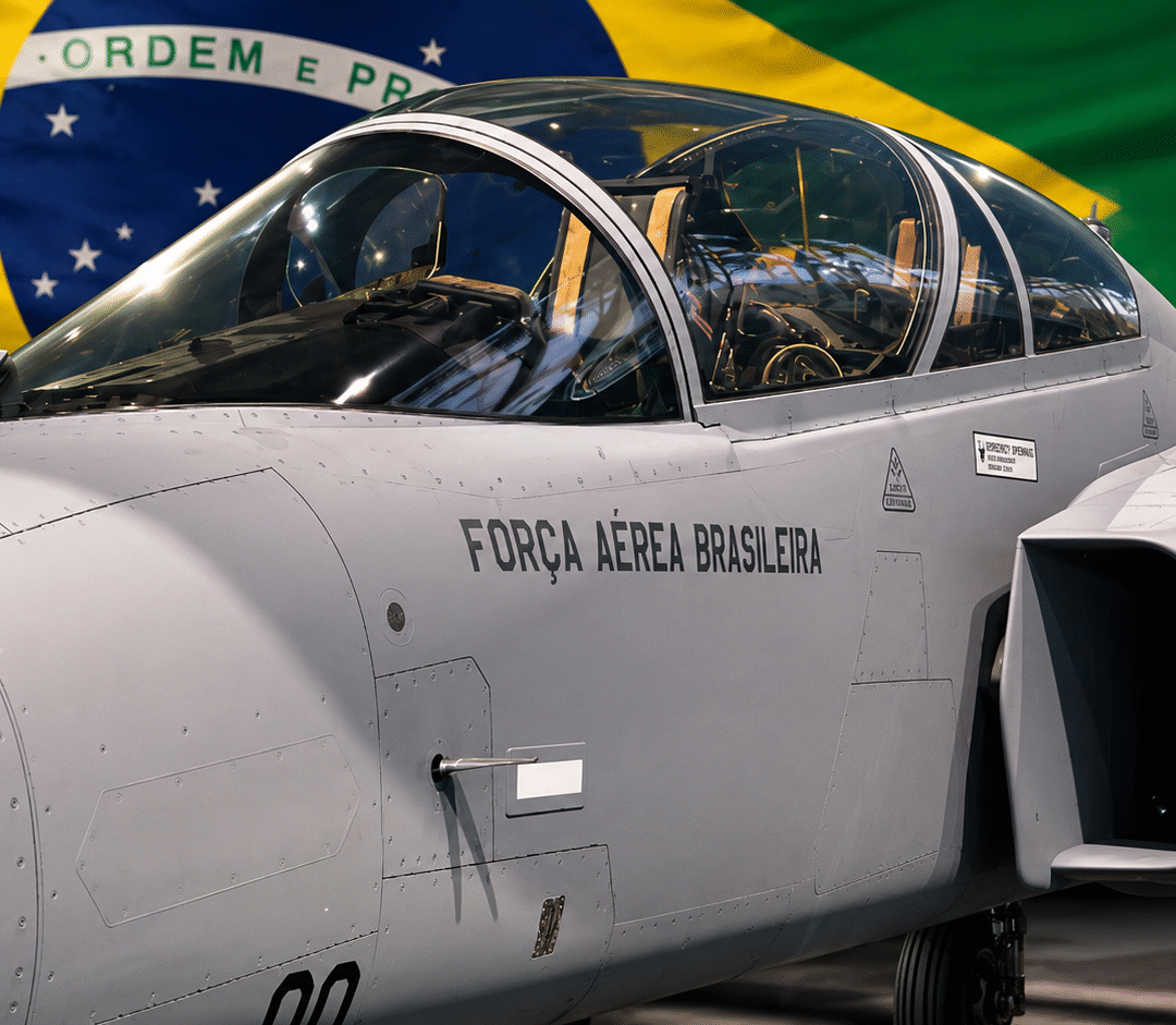 Quando chega o F-39F ao Brasil? Primeiro caça biposto da FAB é apresentado na Suécia