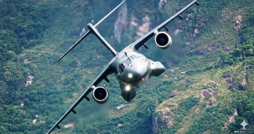 Aviao-da-Embraer-KC-390-em-passagem-pelo-March-Loop-no-Pais-de-GalesImagem-Divulgacao-3