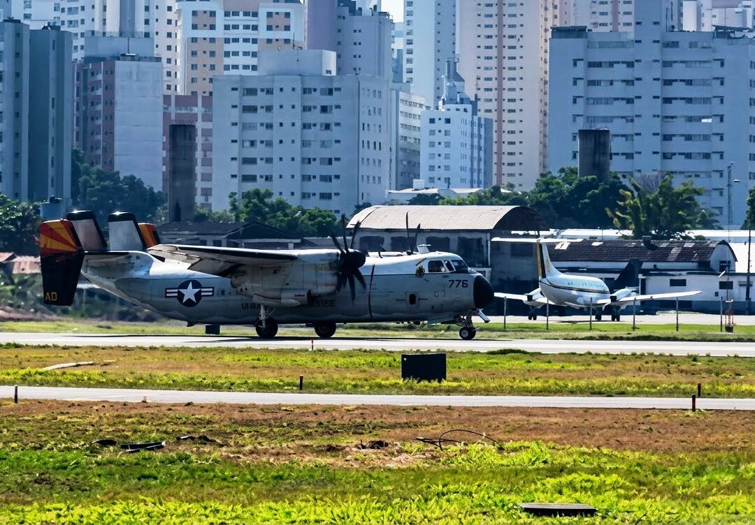 Após pane no Brasil, raro Grumman C-2A Greyhound da Marinha dos EUA passa a integrar acervo do Museu Aeroespacial Paulista