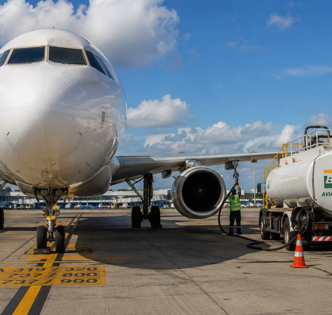 Petrobras reduz preço do querosene de aviação em 14,5%; entenda o impacto para os voos
