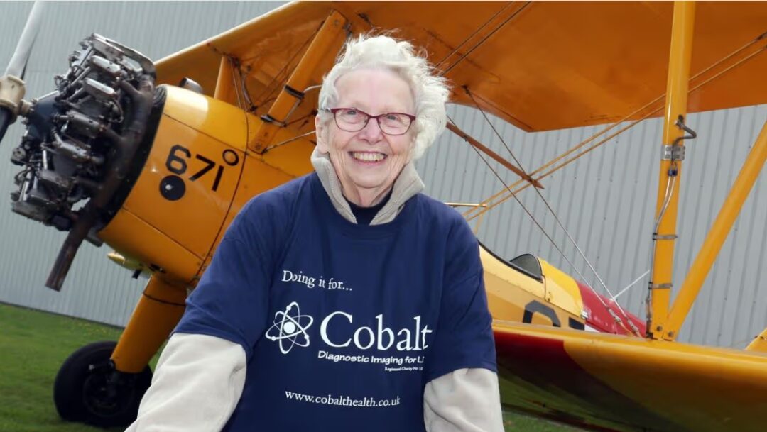 Britanica-de-97-anos-quebra-recorde-mundial-de-wing-walking_Imagem-Divulgacao-5