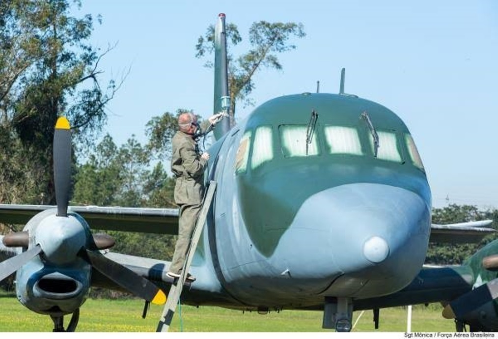 Luciano-Schneider-durante-recupera-do-AT-26-Xavante-de-Maringa-2