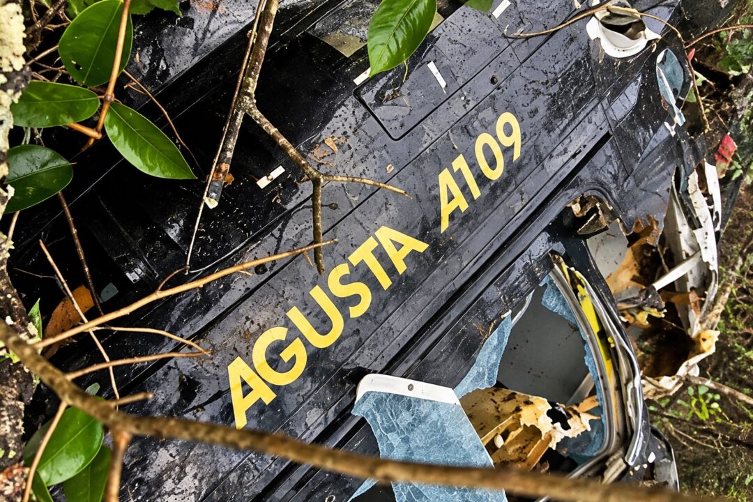 Helicoptero-Agusta-A109-em-Iaras-apos-acidente-em-area-de-mata-1